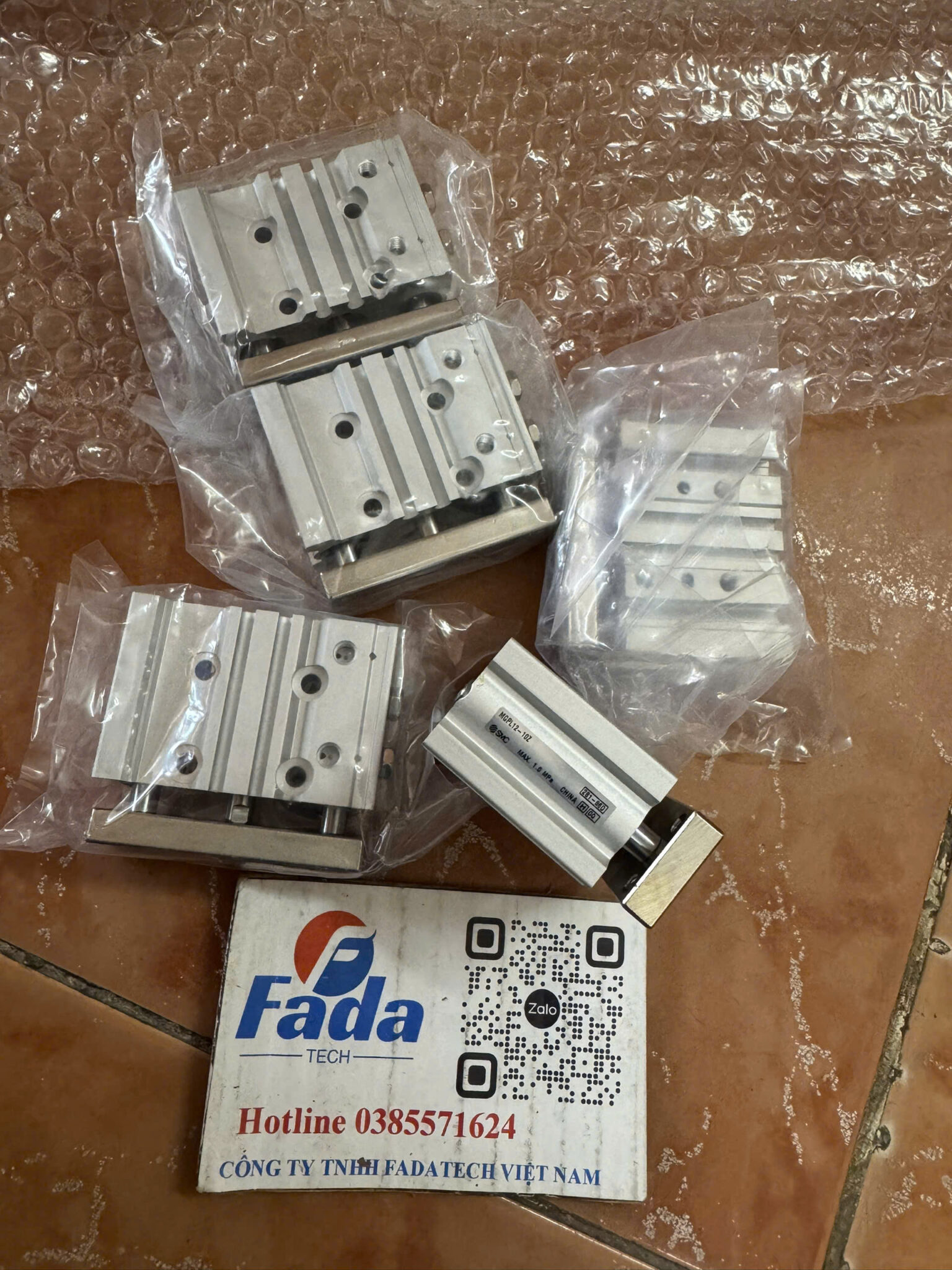 Xy lanh dẫn hướng SMC MGPL12-10Z - FADATECH VIỆT NAM
